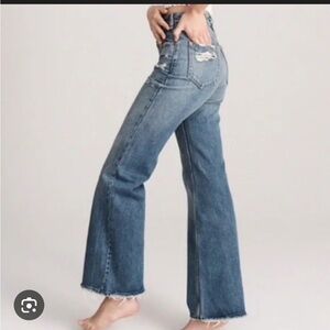 Abercrombie & Fitch Normcore  Distressed High Rise Wide Leg Annie Blue Jeans 25